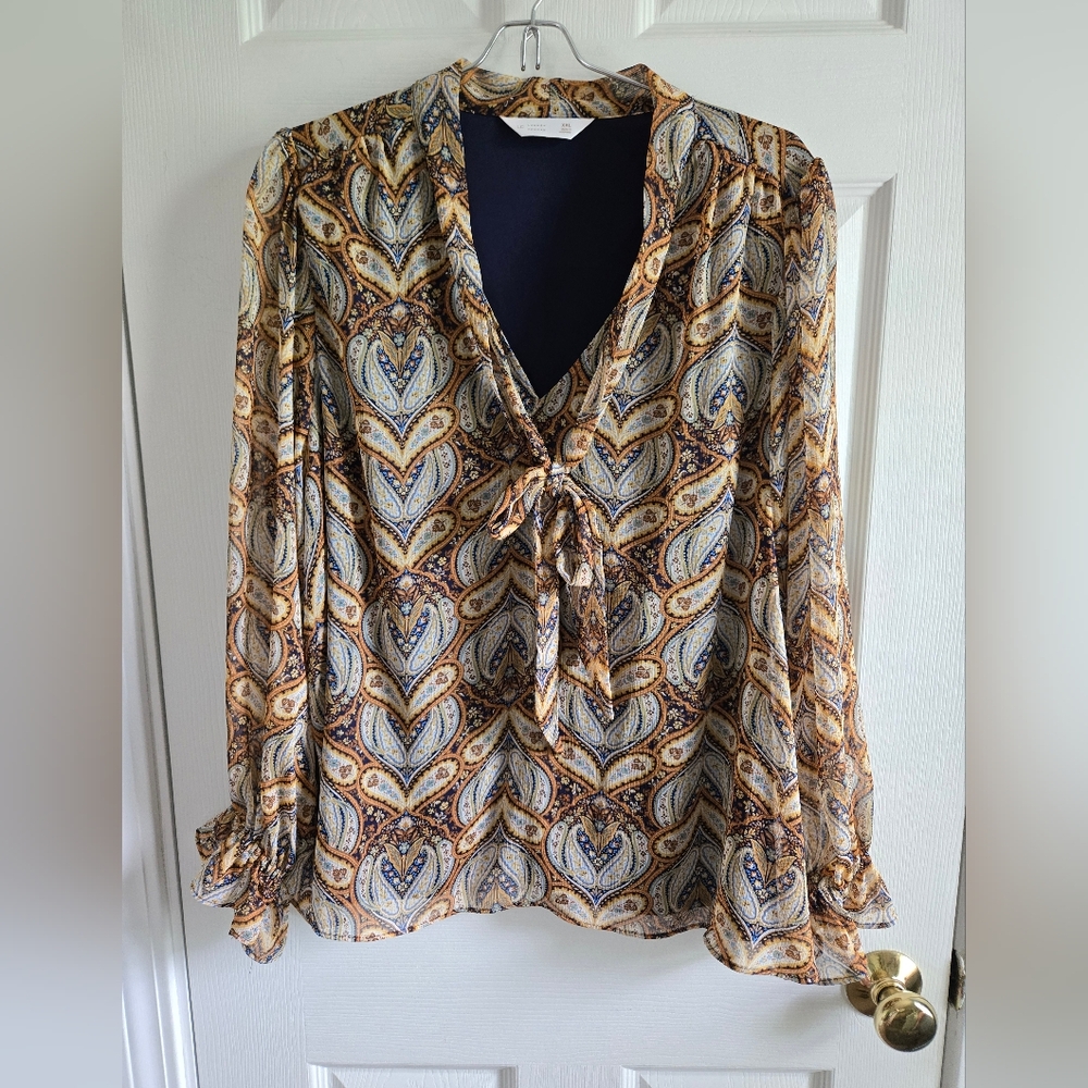 Lauren Conrad Tie Blouse. XXL.